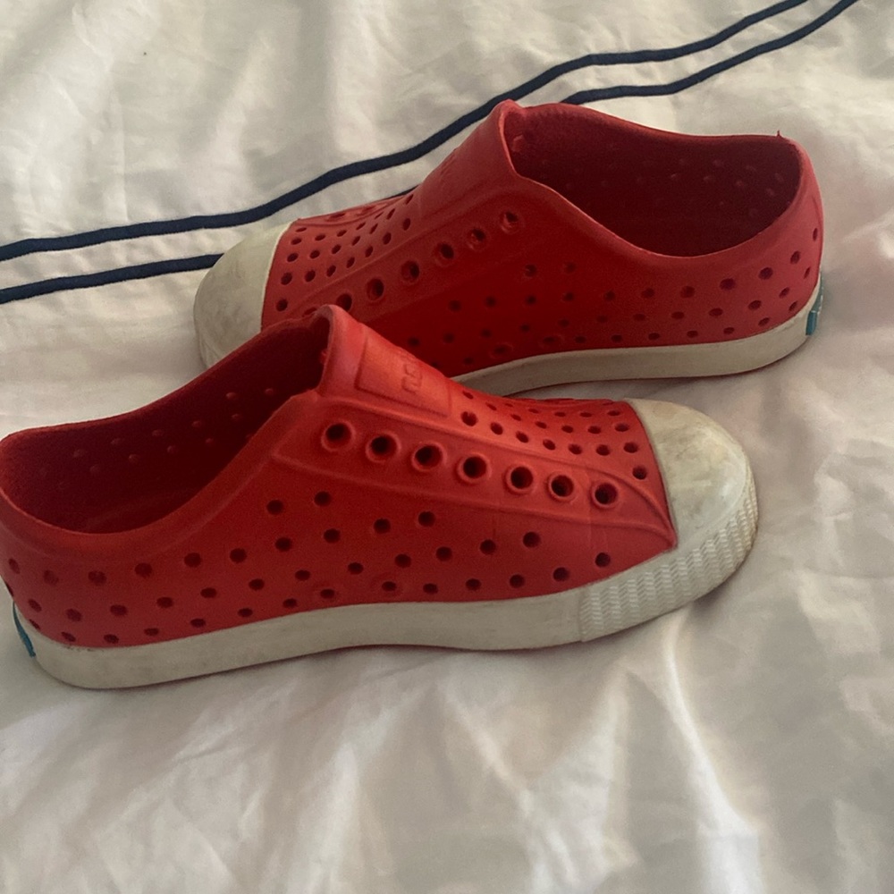 Size 9 natives